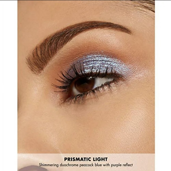 **SOLD** Milani Hypnotic Lights holographic eye toppers! Shades 01 & 05 - Picture 7 of 8